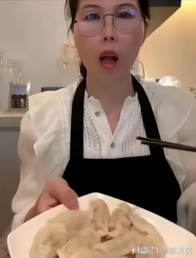 筱梅的信息不是靠山 拿捏汪小菲才是底尊龙凯时app难怪小杨阿姨有恃无恐马(图14)